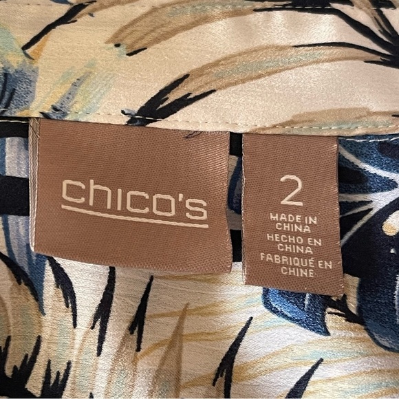 Chico’s Women’s Blue Floral Print Top Size 2 Regular Size L Roll Tab Sleeves - Picture 7 of 9